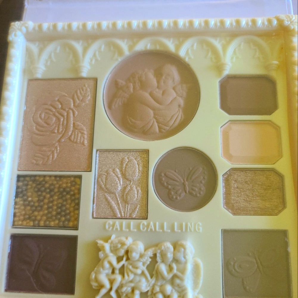 Eyeshadow pallette